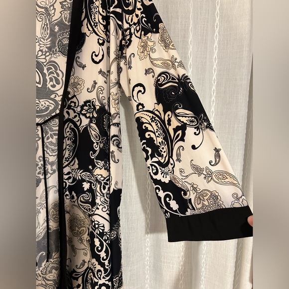 Linea Donatella, satin robe. Sz L/XL - Picture 10 of 13